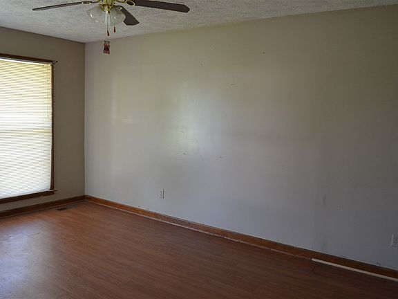 3rd image of 529 Dove Dr