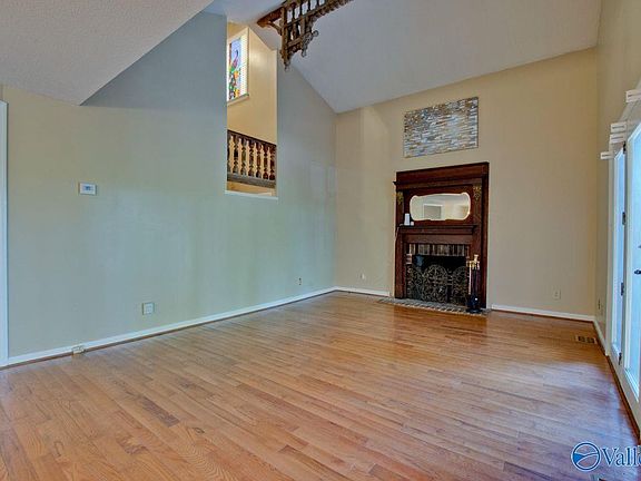 5th image of 3018 Live Oak Ln SW