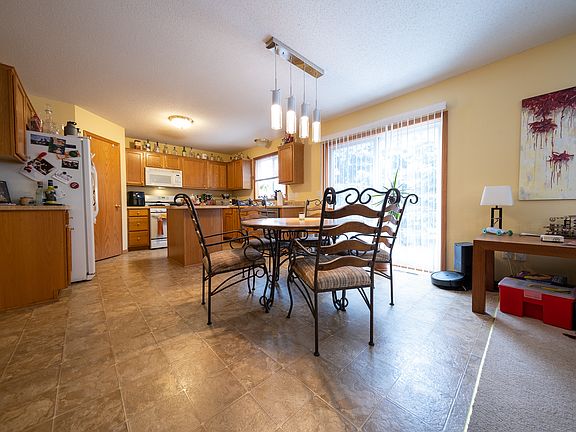 4th image of 2805 Wyndam Ct