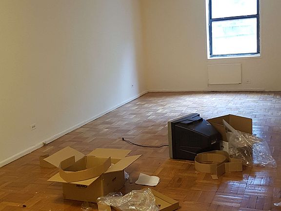 2nd image of 480 E 21st St APT D1
