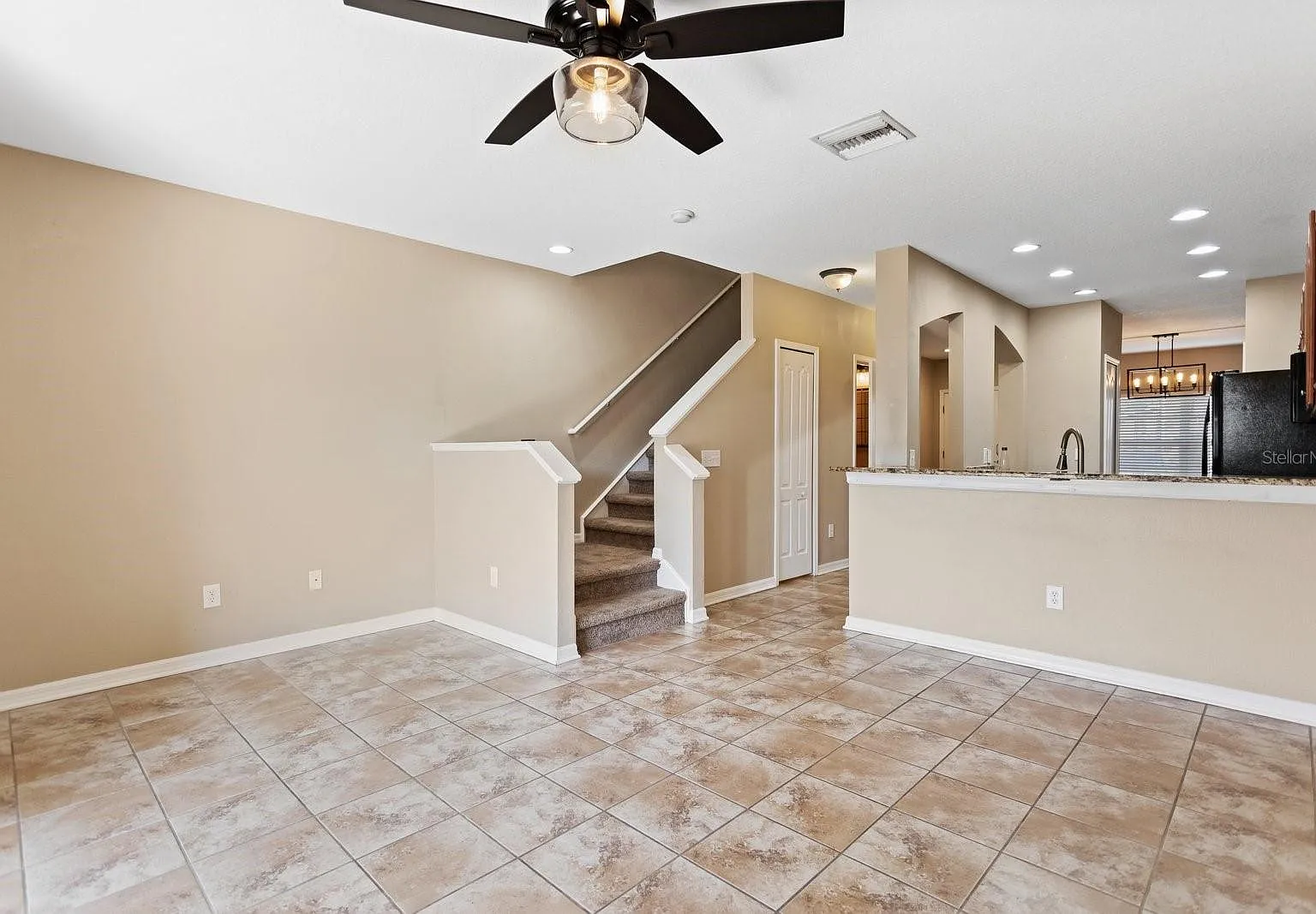 2 bed, 2.5 bath, 1383 sqft, $1,900 — Photo 4