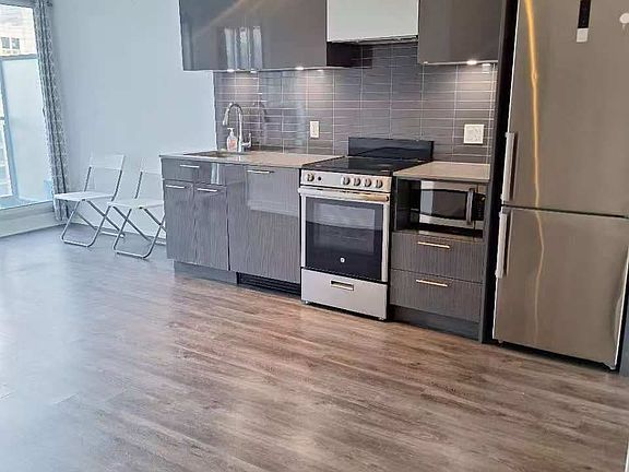3rd image of 251 Jarvis St #1128