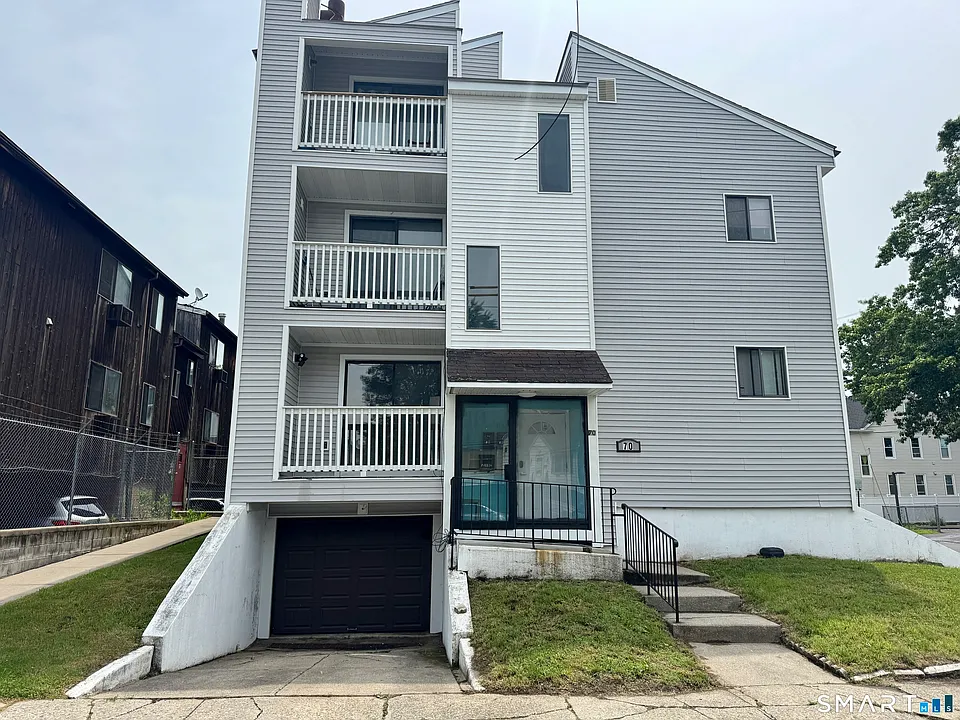70 Weber Ave #1B