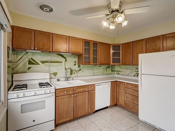5th image of 928 Norfolk Ave