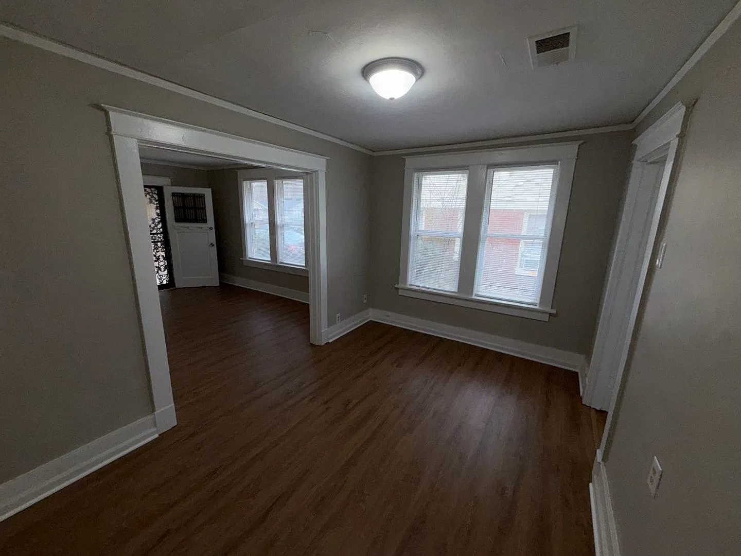 Charming 2-Bedroom Memphis Home with Classic Brick Exterior — Photo 3