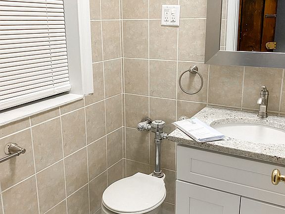 5th image of 527 W Aldine Ave #533-3W