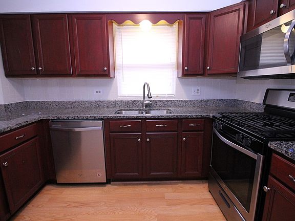 3rd image of 2740 N Marmora Ave