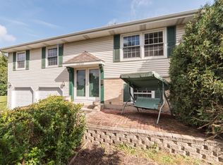 23W052 Blenheim Ct, Glen Ellyn, IL 60137