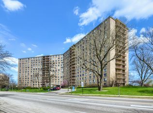 6833 N Kedzie Ave APT 1516, Chicago, IL 60645