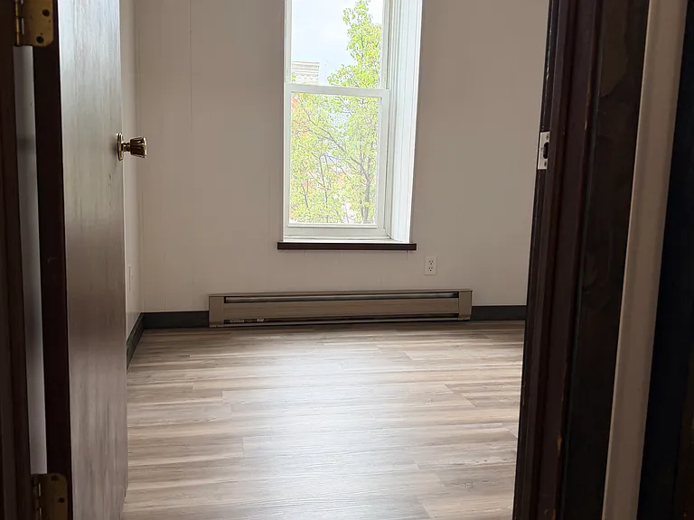206 S Bridge St #A — Photo 3