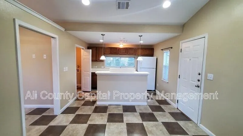 1 bed, 1.0 bath, 480 sqft, $1,645 — Photo 3
