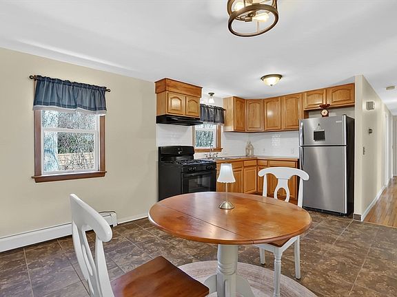 5th image of 70 Quentin Rd