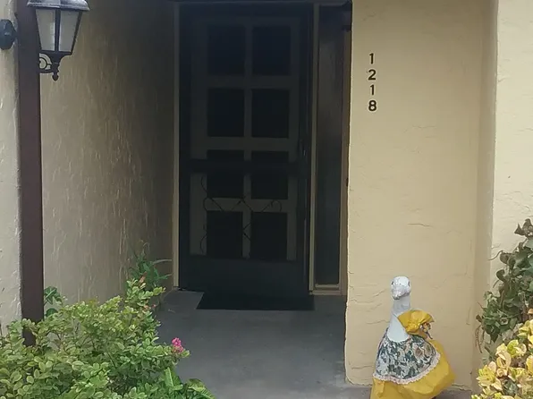 1218 56th St W, Bradenton, FL 34209