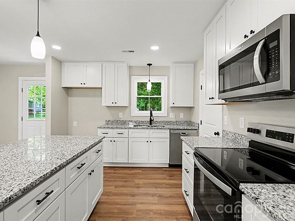 3rd image of 224 Ann St