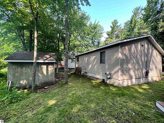 3rd image of 154 White Birch Ln