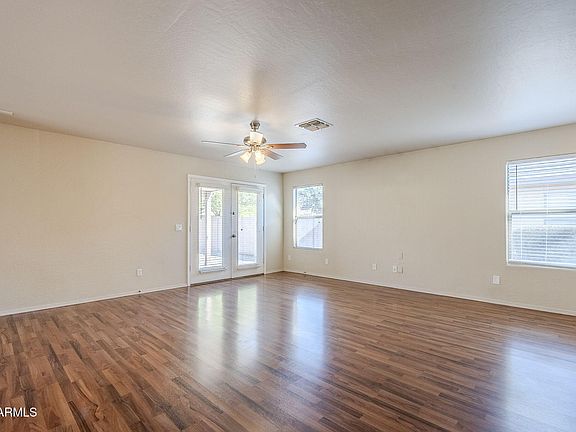 5th image of 42340 W OAKLAND Drive