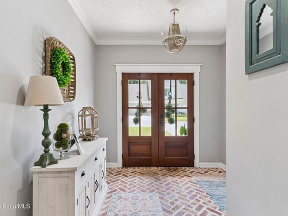 5th image of 1034 Captains Cove Way