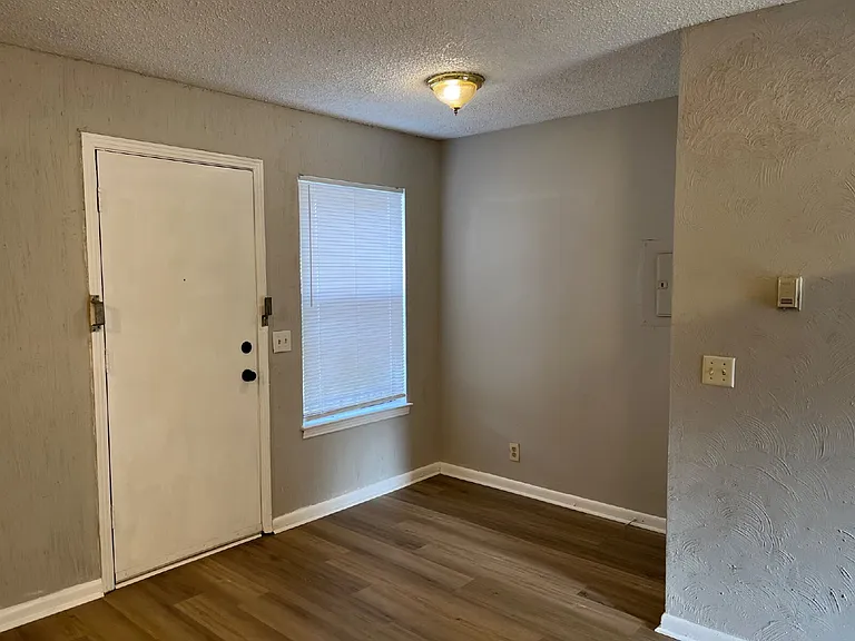 3010 Delaware Ave — Photo 3