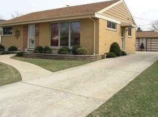 10813 Hastings St, Westchester, IL