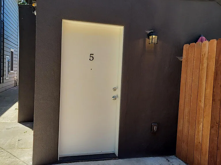 1200 Q St #5 — Photo 3