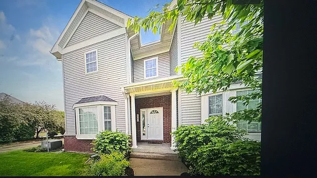 Furnished Private Room in 3BR Townhome | Short-Term Lease Available — Photo 2