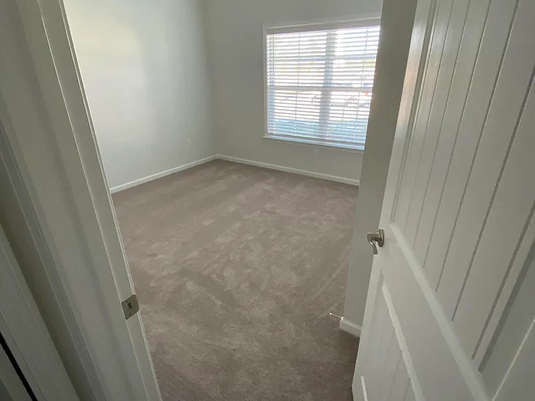 5728 Park West Cir — Photo 4