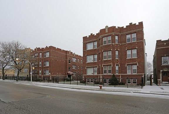 3rd image of 6329 S California Ave APT 2W