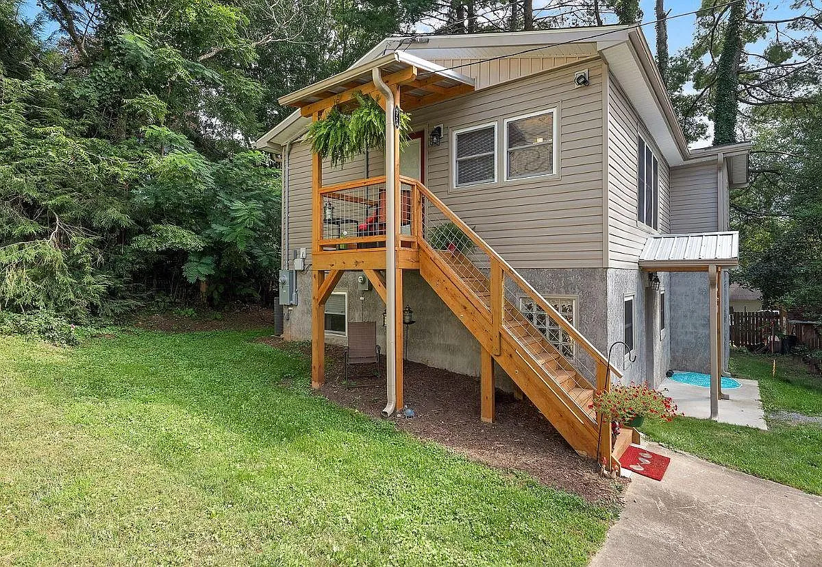2 bed, 996 sqft, $1,550 — Photo 2