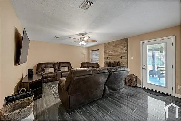 10139 Fernstone Ln — Photo 9