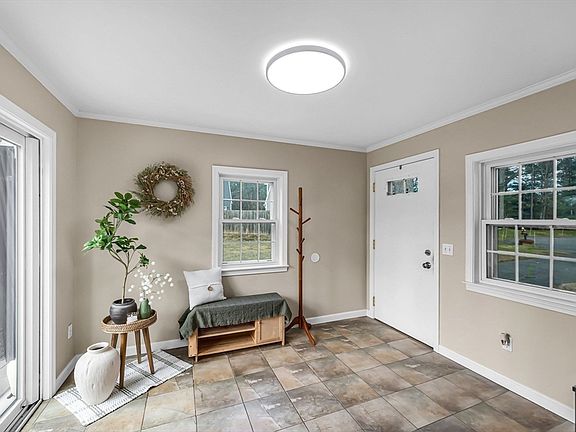 3rd image of 30 Deepwoods Dr