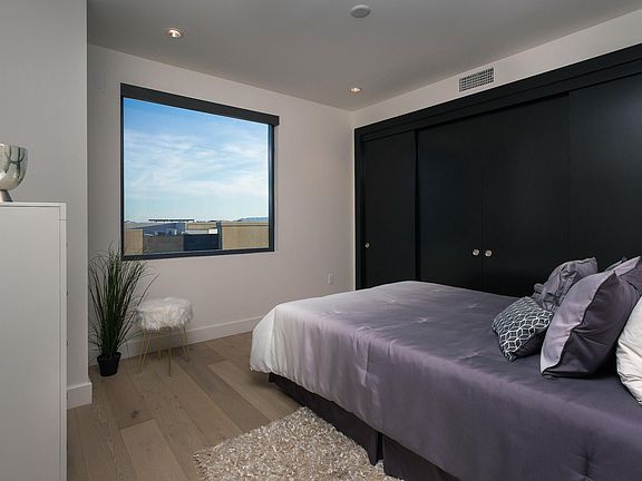5th image of 4422 N 75th St Unit 7008