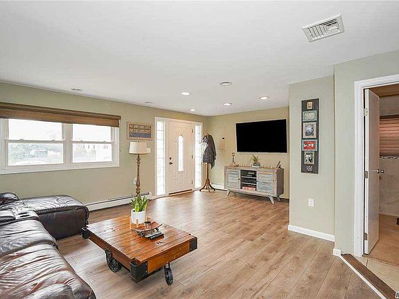 4th image of 115 West Blvd