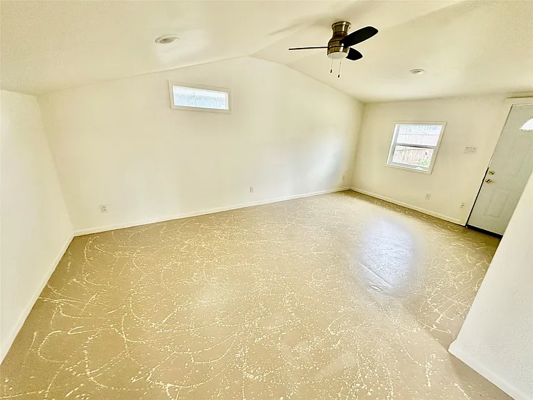 4109 Edison St — Photo 16