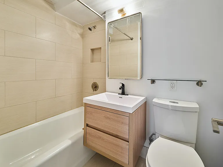 225 E 63rd St #4C — Photo 5