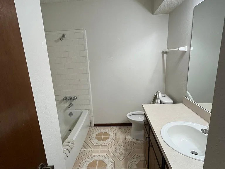 3813 SE 45th St — Photo 12