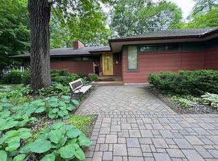3585 Crystal Pl, Wayzata, MN 55391