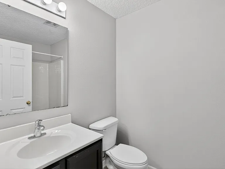 11816 Lake Bend Cir — Photo 25