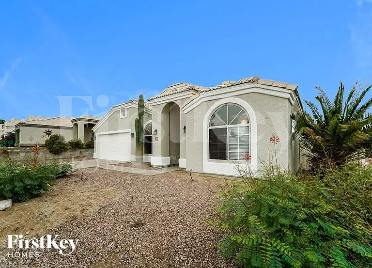 3620 W Bellewood Pl — Photo 2