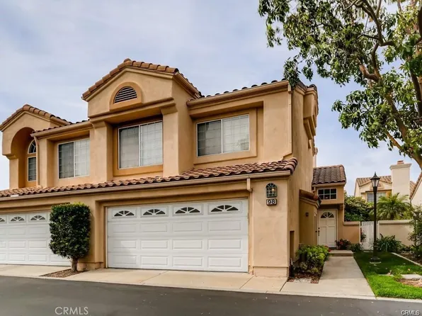 98 Almador, Irvine, CA 92614