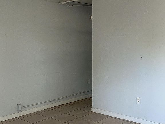 5th image of 739 Long St #739