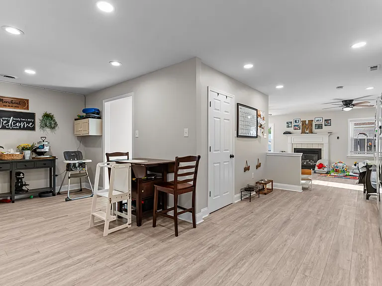 307 Andover Rd — Photo 14