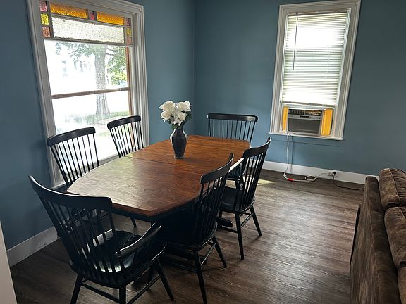 2nd image of 31 Maple Ave