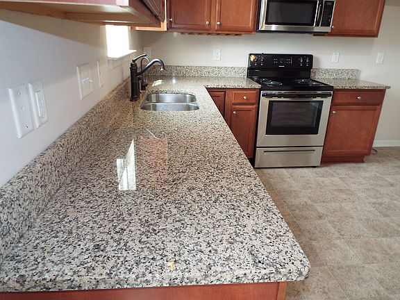 5th image of 4825 Yellow Locust Dr