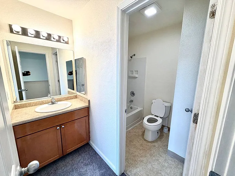 2941 Chavez Ln — Photo 14