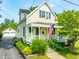 6 Russell Rd, Colonie, NY 12205