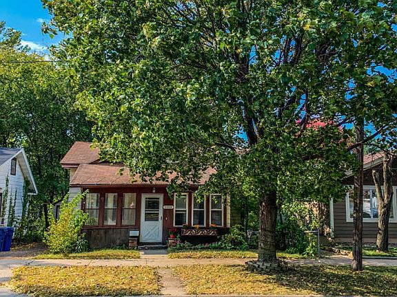 3rd image of 1113 Humboldt Ave