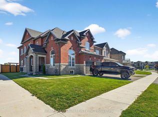 250 Ferragine Cres, Bradford West Gwillimbury, ON L3Z 4J8