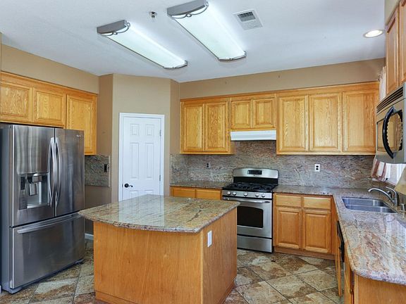 3rd image of 100 Pelican Dr