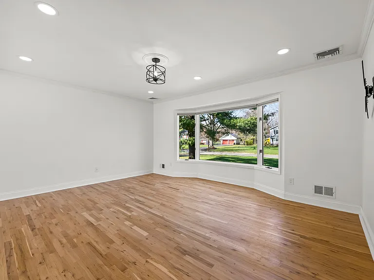 27 Meadowview Rd — Photo 12