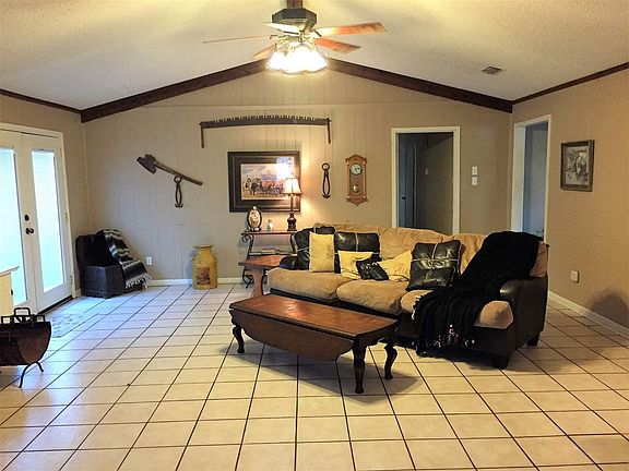 3rd image of 421 Wildwood Dr
